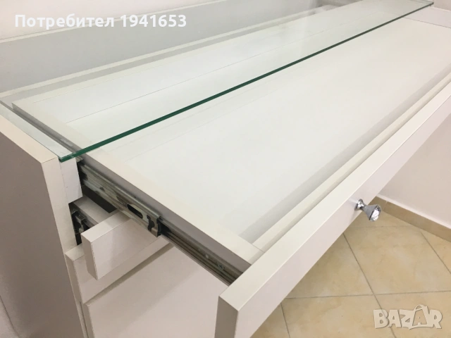 Продавам бял шкаф, изработен по поръчка, снимка 6 - Шкафове - 53808438