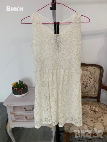 Бяла рокля в размер XS, снимка 2 - Рокли - 44635055