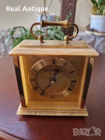 Прекрасен антикварен английски настолен часовник месинг и оникс , снимка 2 - Антикварни и старинни предмети - 50345108