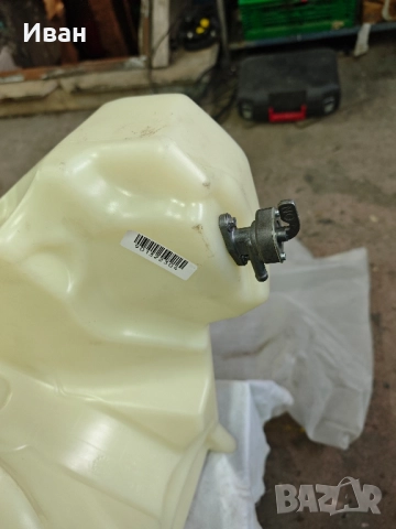 Нов резервоар за Husqvarna Te 300 2017 karburator, снимка 4 - Аксесоари и консумативи - 51881117