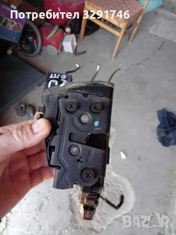 Брава предна лява врата за Мазда 3  1.6HDI 109k.с 2007г