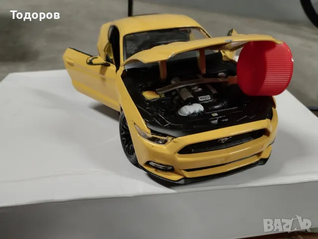 мащабен модел колекционерска количка Ford Mustang, снимка 2 - Колекции - 47829193