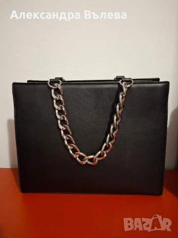 Голяма черна чанта, снимка 2 - Чанти - 53133792