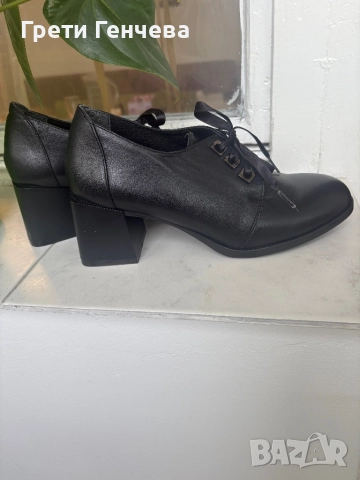 Дамски черни обувки номер 38 естествена кожа, снимка 2 - Дамски обувки на ток - 51726409