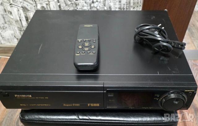 Продавам Panasonic NV-FS88 ,S-VHS , снимка 7 - Плейъри, домашно кино, прожектори - 53521954