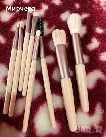 Голям лот чисто нови четки за грим и поставка около 50бр, снимка 5 - Комплекти и лотове - 53700179