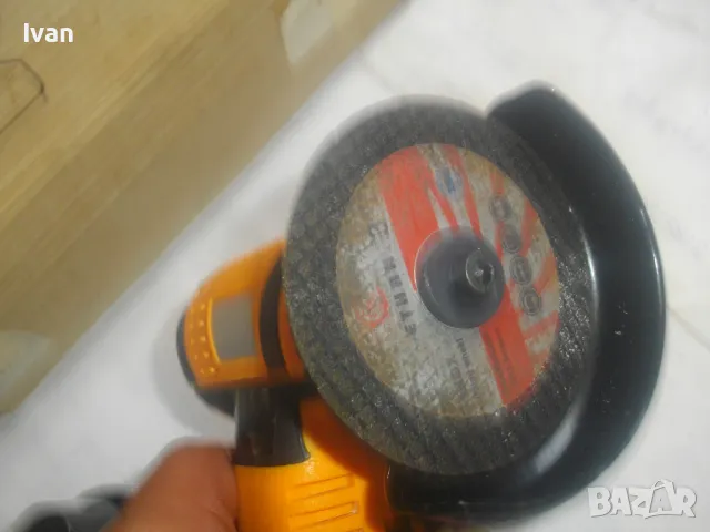 ПОРТАТИВЕН АКУМУЛАТОРЕН 12V Li-ion ЪГЛОШЛАЙФ ПЪЛЕН КОМПЛЕКТ С 2 БАТЕРИИ 2 ДИСКА ф76мм КАТО НОВ , снимка 12 - Други инструменти - 49521778