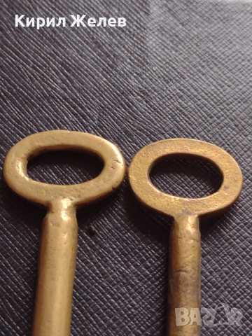 Два стари бронзови ключа от соца за брава за КОЛЕКЦИЯ ДЕКОРАЦИЯ БИТОВ КЪТ 40983, снимка 2 - Други ценни предмети - 44710386