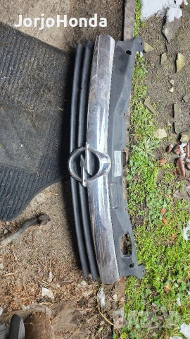 решетка Опел Астра Х 2006, снимка 2 - Части - 53334239