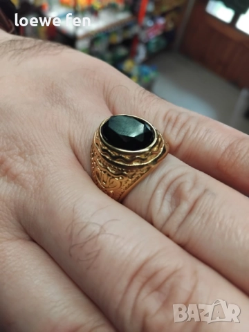 Мъжки овален пръстен с черен камък неръждаема стомана , много красив!