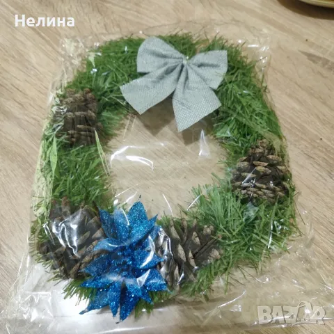 Ръчно изработени коледни венчета. 
