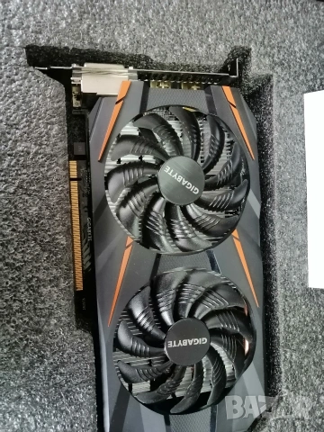 Видеокарта GIGABYTE GTX 1060 6GB, снимка 3 - Видеокарти - 53641209