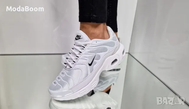 Nike бели спортни дамски маратонки , снимка 2 - Маратонки - 48873131