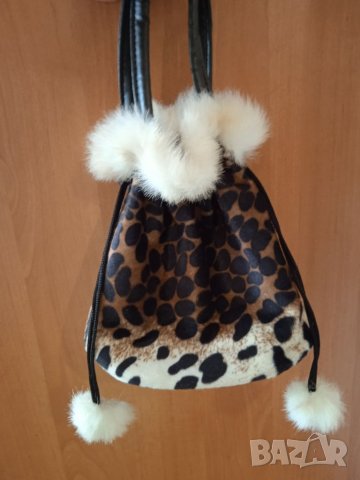 Кокетна чантичка с пух, снимка 5 - Чанти - 34145497