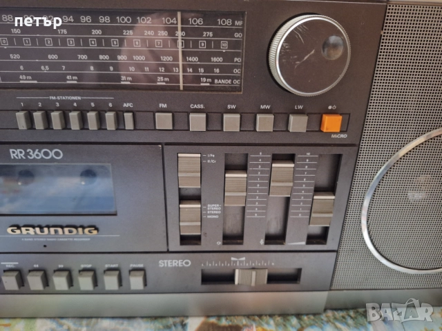 Касетофон Грундиг RR 3600, снимка 4 - Радиокасетофони, транзистори - 52868395