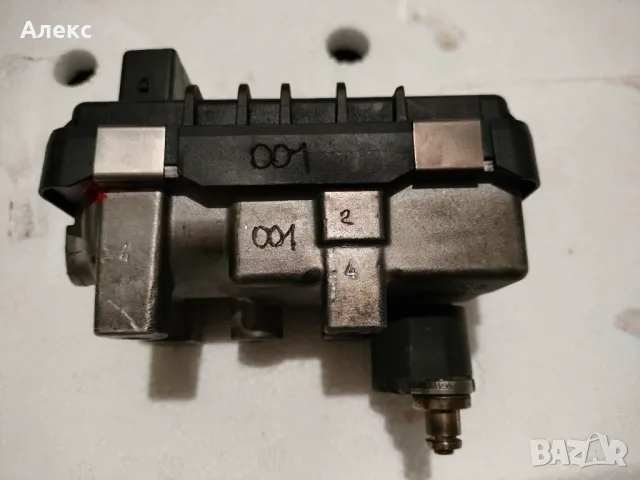 Актуатор HELLA 712120 / 6NW 009 660