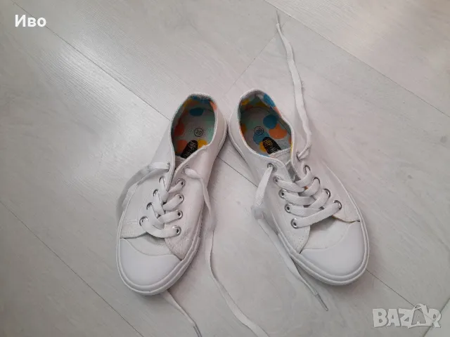 Бели детски кецове 30 номер. Промоция! Спешно и изгодно!, снимка 2 - Детски маратонки - 50337007