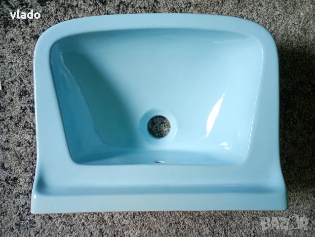 Малка порцеланова мивка