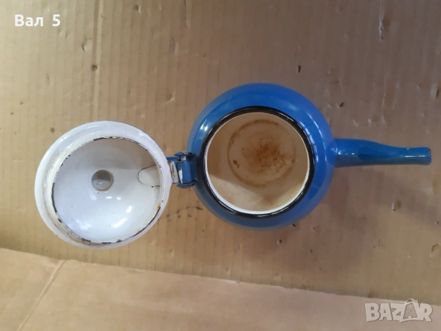 Красив стар малък емайлиран чайник, снимка 6 - Антикварни и старинни предмети - 53750591