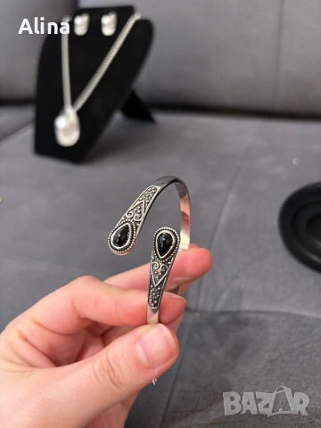 Сет от бижута, 22 евро , снимка 9 - Бижутерийни комплекти - 53655228