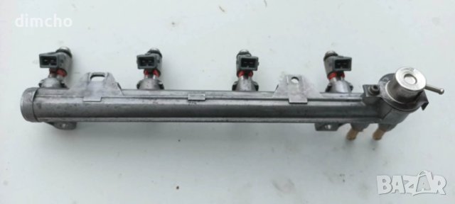 Бензинова рейка с дюзи инжектори за Vw(Volkswagen) Golf(Фолцваген Голф) 4 1.4i 16v, снимка 2 - Части - 40982244