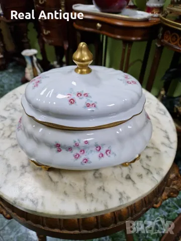 Красива антикварна немска порцеланова купа с капак Weimar , снимка 3 - Антикварни и старинни предмети - 50070646