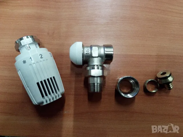 НОВ! Термостатичен ъглов вентил с термоглава и адаптор Herz 