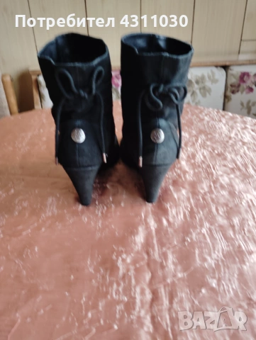 Черни велурени боти BCBG Generation 36/37 , снимка 5 - Дамски боти - 53417206