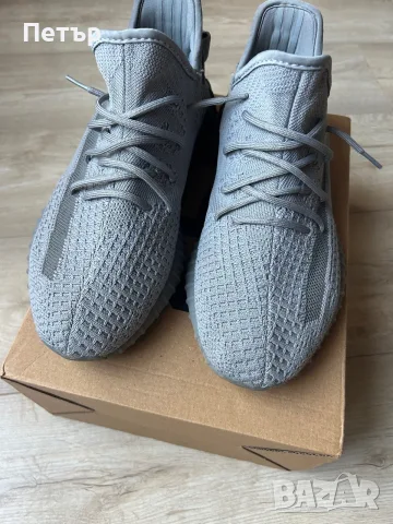Продавам Yeezy boost 350, снимка 2 - Маратонки - 55534139