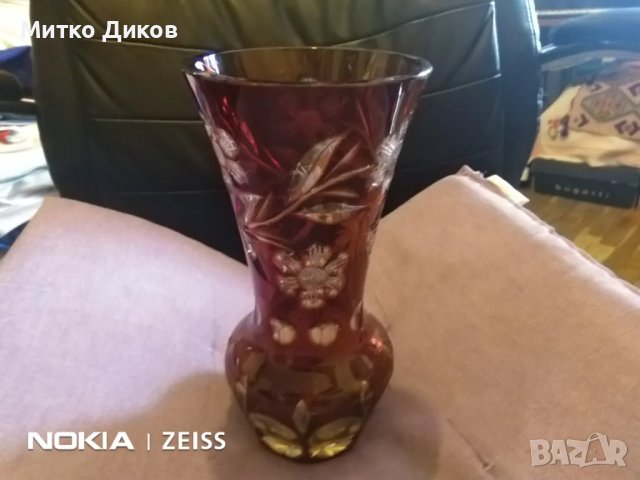 Кристална ваза отлична бохемски кристал червен Н-210мм фи горе -105мм и долу-64мм дебелина 5мм, снимка 2 - Вази - 47946342