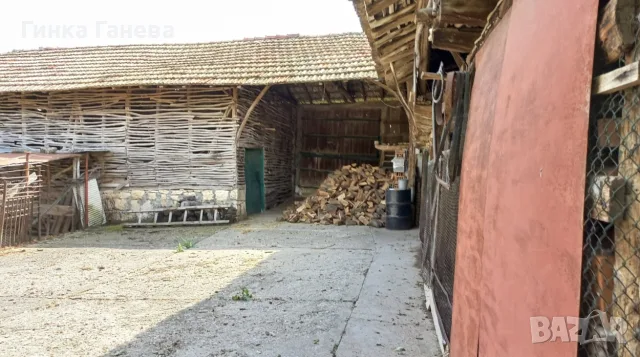 Селска къща с 1345 м² двор, гараж и стопански постройки.  Директно от собственика ., снимка 3 - Къщи - 55993683