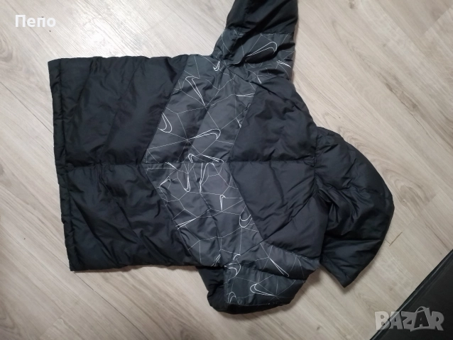 Детско яке Nike, снимка 4 - Детски якета и елеци - 52955210