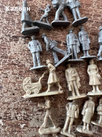 Миниатюрни човешки фигурки лот, снимка 3 - Фигурки - 51009294