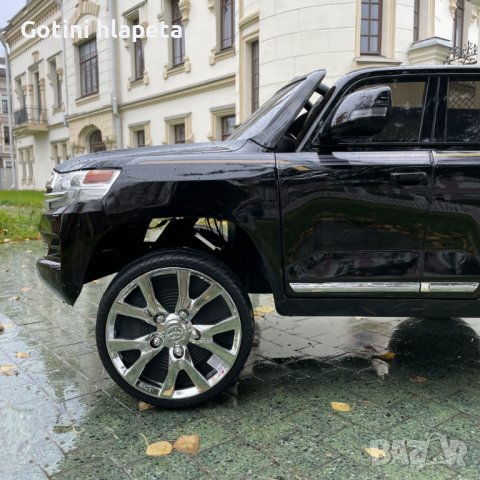 Акумулаторен джип TOYOTA LAND CRUISER ,12V батерия, C  MP3, снимка 9 - Детски велосипеди, триколки и коли - 41605896