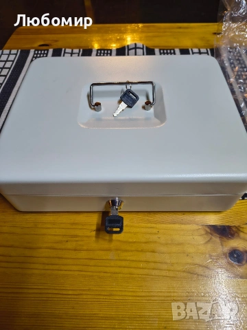 Заключваща се касичка , държач за банкноти, отделение за монети,евро монетник8,5 x 30,5 x 24,5, снимка 9 - Друго търговско оборудване - 53237633