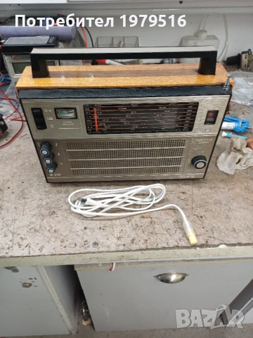 Прадавам радио селена Б216 