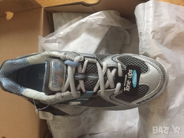 Дамски маратонки  merrell носени и  skeshers   чисто нови, снимка 4 - Маратонки - 37894284