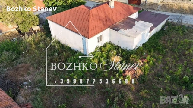 Продава се масивна двуетажна къща , снимка 2 - Къщи - 52161857