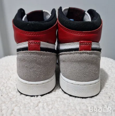Nike Air Jordan 1 Retro High OG Smoke Gray White, 40 номер, без забележки!, снимка 3 - Маратонки - 50271170
