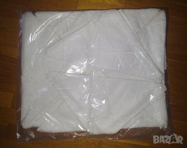 Нов комплект покривка и 6 салфетки, снимка 6 - Покривки за маси - 41412977