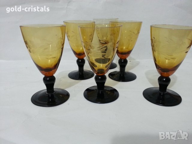 стъклени чаши чашки и гарафа  цветно стъкло, снимка 1 - Антикварни и старинни предмети - 36017199