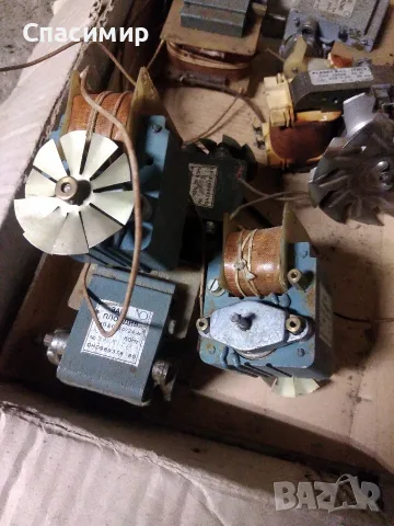 Ел двигатели 24 w на 115v 9 бр за 30 Евро , снимка 3 - Други машини и части - 56157071
