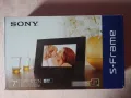 Нова дигитална фоторамка Sony DPF E72N, снимка 1