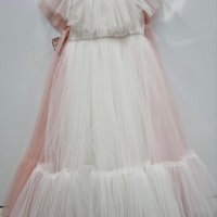 Уникална рокля , снимка 2 - Детски рокли и поли - 36011218