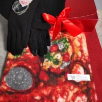 Комплект съдържащ кашмирен шал, барета , ръкавици и луксозна кутия, снимка 2 - Шалове - 34516714