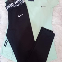 Дамски екипи Nike, снимка 2 - Спортни екипи - 44667155