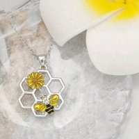 Колие "Пчелна пита", снимка 4 - Бижутерийни комплекти - 44314176