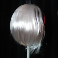 Резервирни Бяла перука каре с бритон от черно,червено и жълто, снимка 4 - Аксесоари за коса - 34281106
