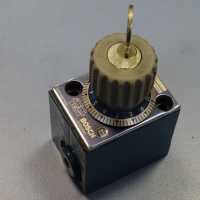 Хидравличен клапан BOSCH 0811332 pressure regulation valve, снимка 2 - Резервни части за машини - 36376546