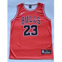 Мъжки Баскетболен Потник – NIKE NBA CHICAGO BULLS JORDAN 23;  размери: S и M, снимка 1 - Спортни дрехи, екипи - 35695094